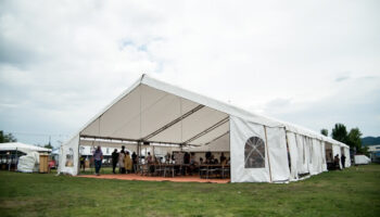 Tenda Event Outdoor Membrane: Panduan Pemilihan dan Aplikasi